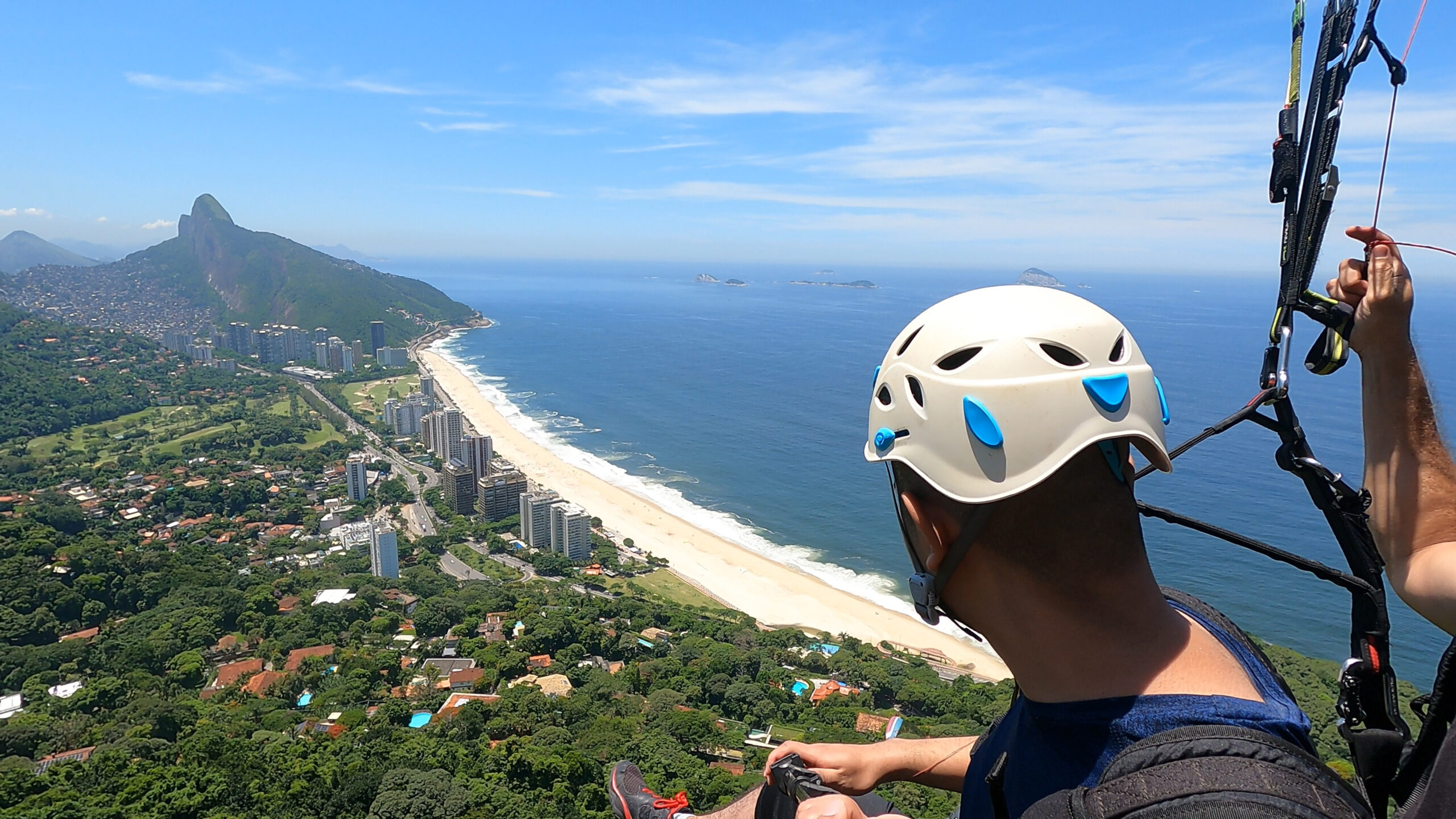 Tandem paragliding flight over São Conrado, Rio de Janeiro